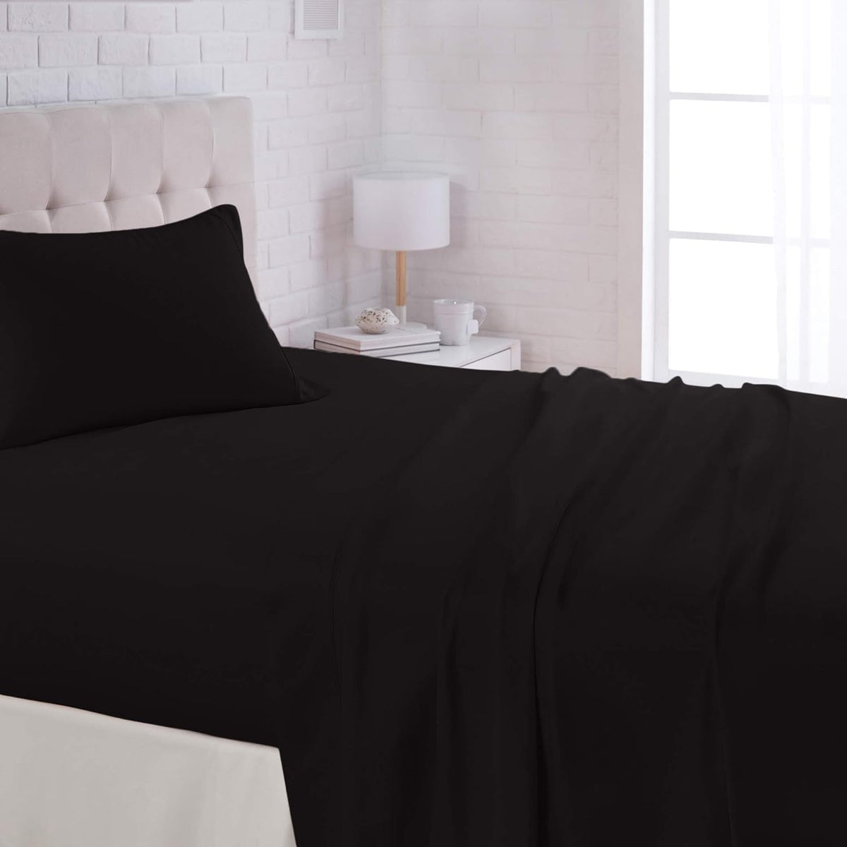 Amazon Basics Lightweight Super Soft Breathable Wrinkle-Resistant Microfiber 4-Piece Bed Sheet Set with 14-Inch Deep Pockets, Queen, Bright White, Solid
