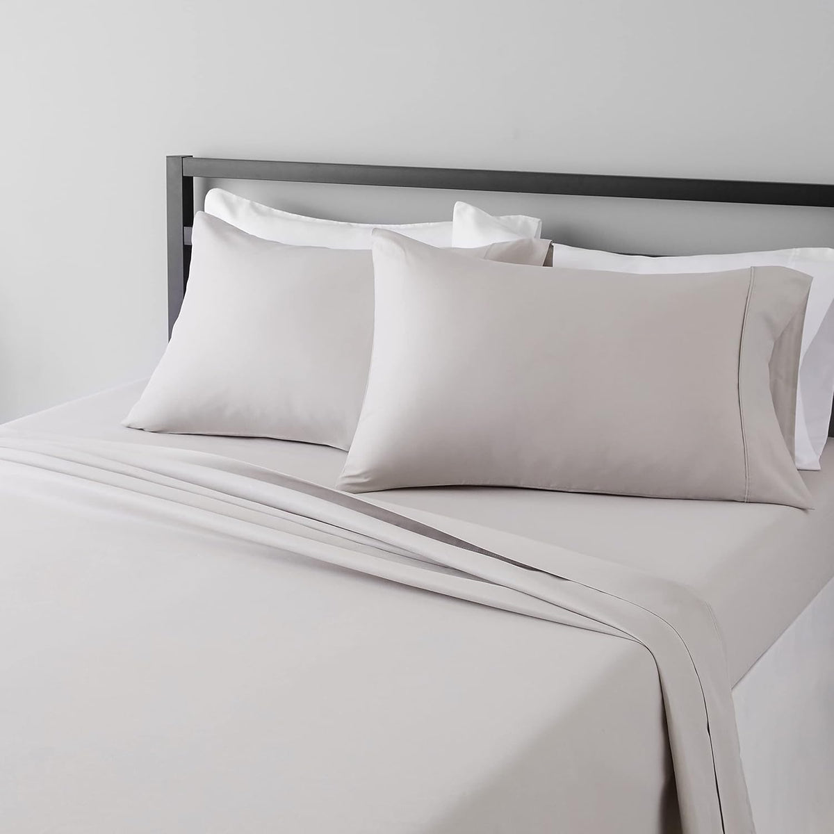 Amazon Basics Lightweight Super Soft Breathable Wrinkle-Resistant Microfiber 4-Piece Bed Sheet Set with 14-Inch Deep Pockets, Queen, Bright White, Solid