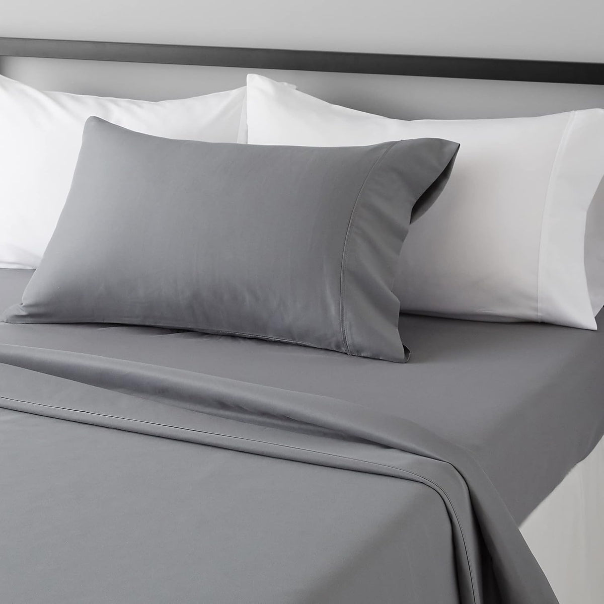 Amazon Basics Lightweight Super Soft Breathable Wrinkle-Resistant Microfiber 4-Piece Bed Sheet Set with 14-Inch Deep Pockets, Queen, Bright White, Solid