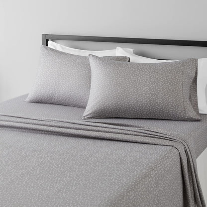 Amazon Basics Lightweight Super Soft Breathable Wrinkle-Resistant Microfiber 4-Piece Bed Sheet Set with 14-Inch Deep Pockets, Queen, Bright White, Solid