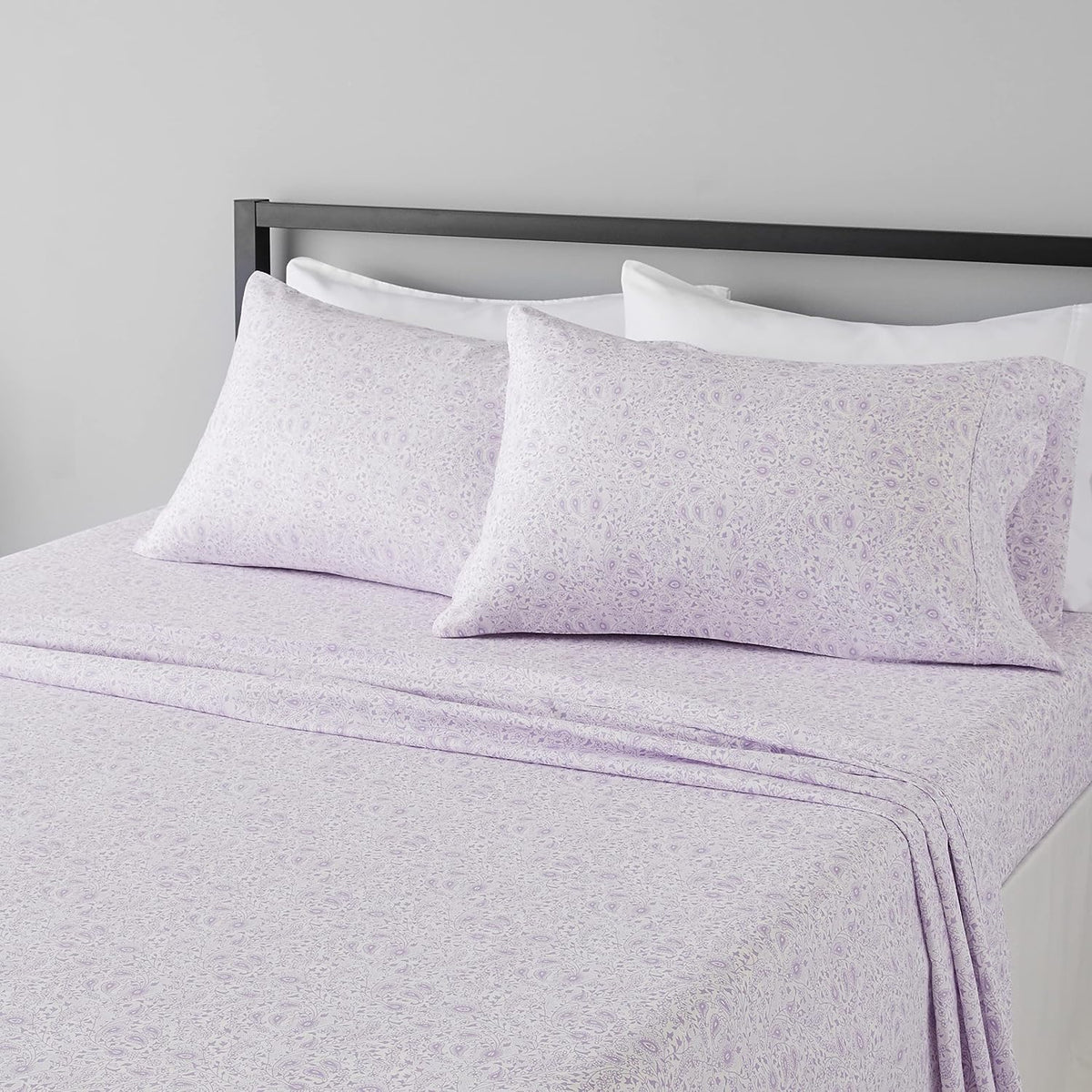 Amazon Basics Lightweight Super Soft Breathable Wrinkle-Resistant Microfiber 4-Piece Bed Sheet Set with 14-Inch Deep Pockets, Queen, Bright White, Solid